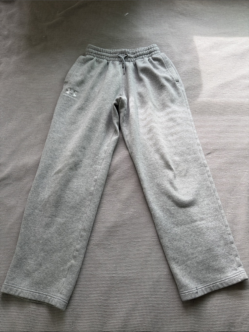 Women’s Under Armour Light Gray Fleece Sweatpants